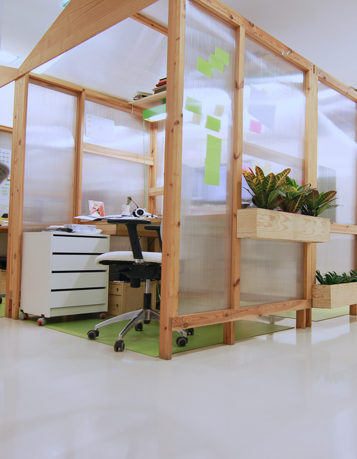 GREEN-CABIN-FREELAND-COWORKING MESA DE TRABAJO MODELO GREEN CABIN EN ESPACIO COWORKING FREELAND